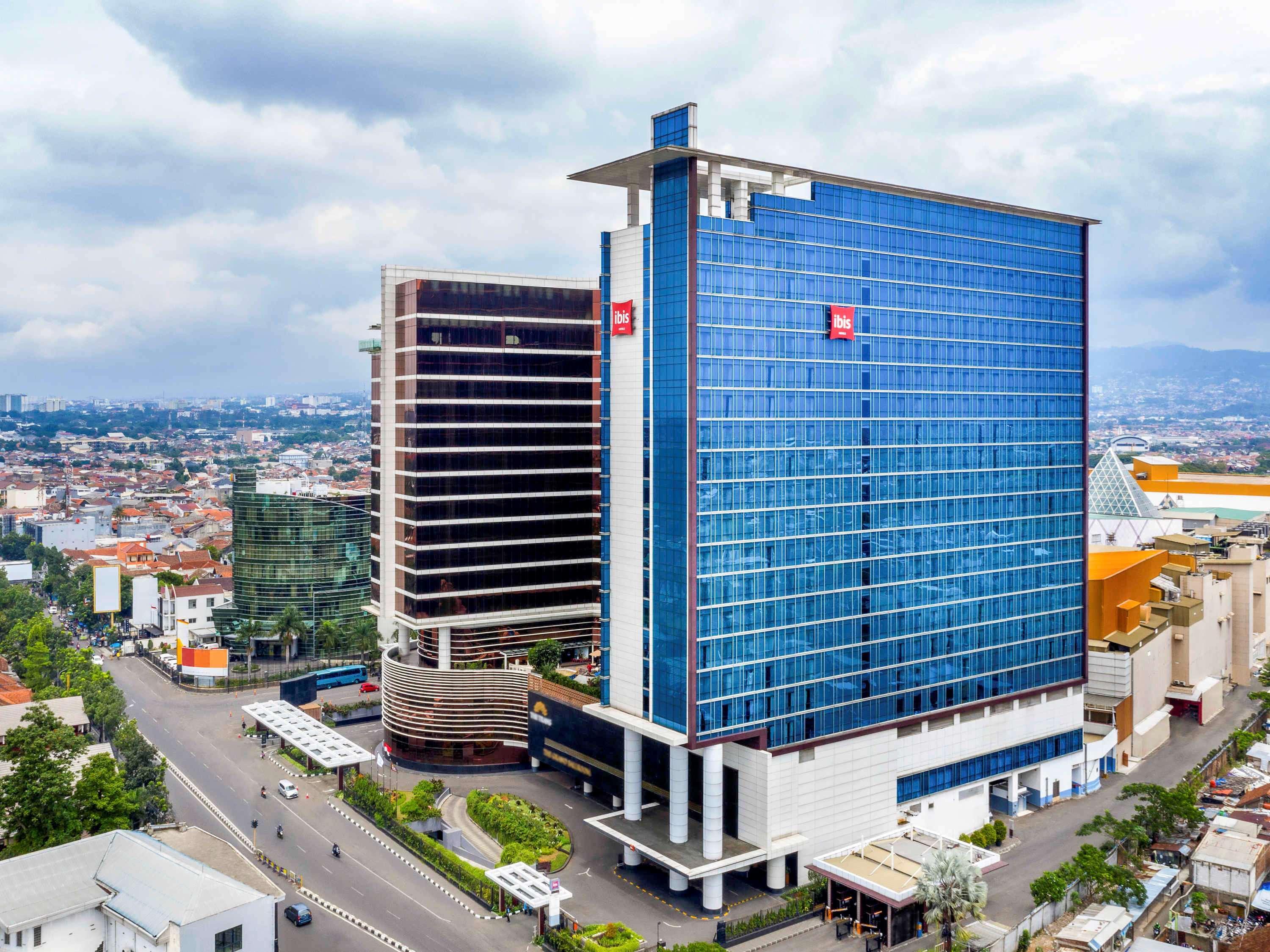 Ibis Bandung Trans Studio Exterior foto