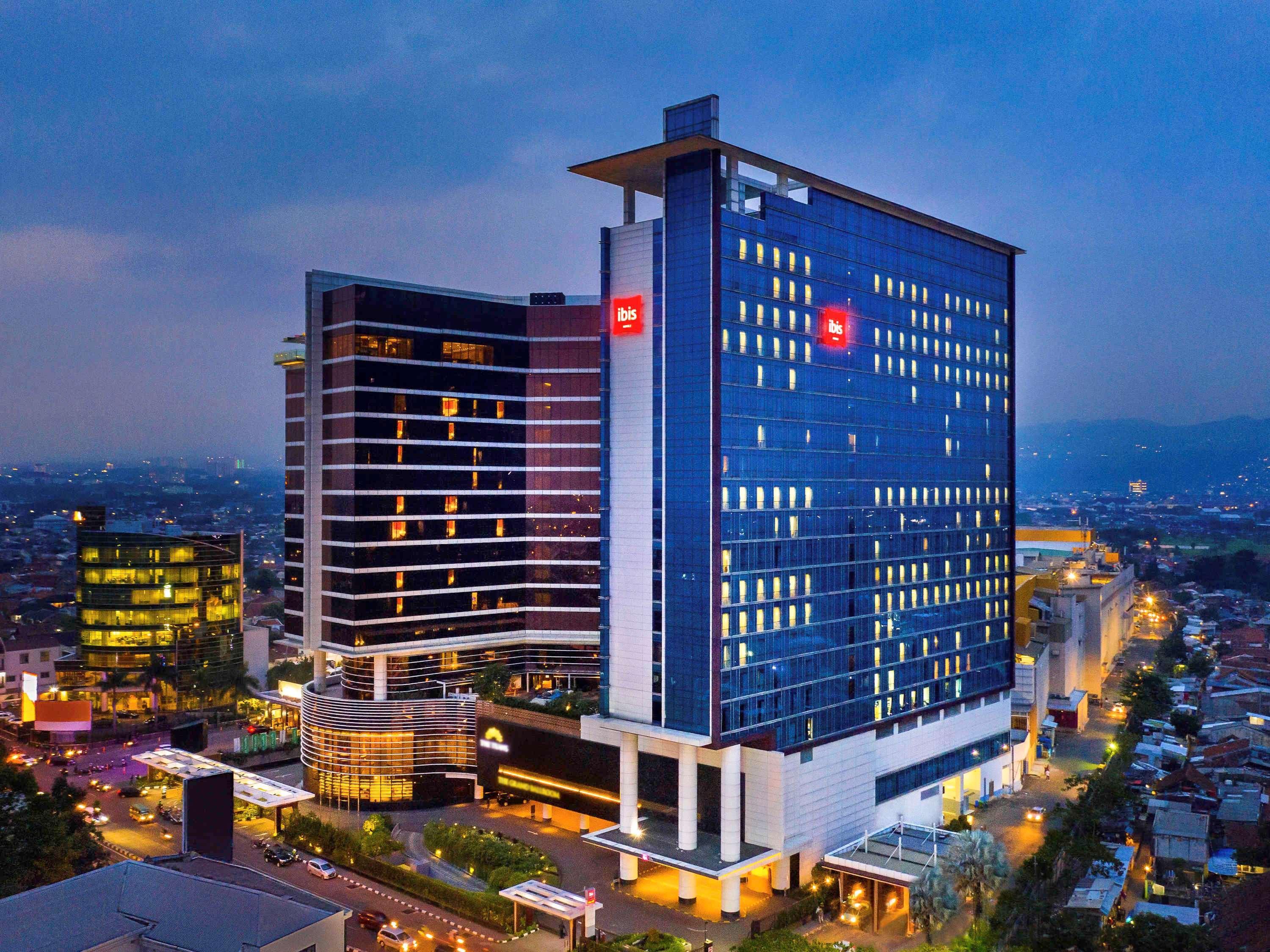 Ibis Bandung Trans Studio Exterior foto