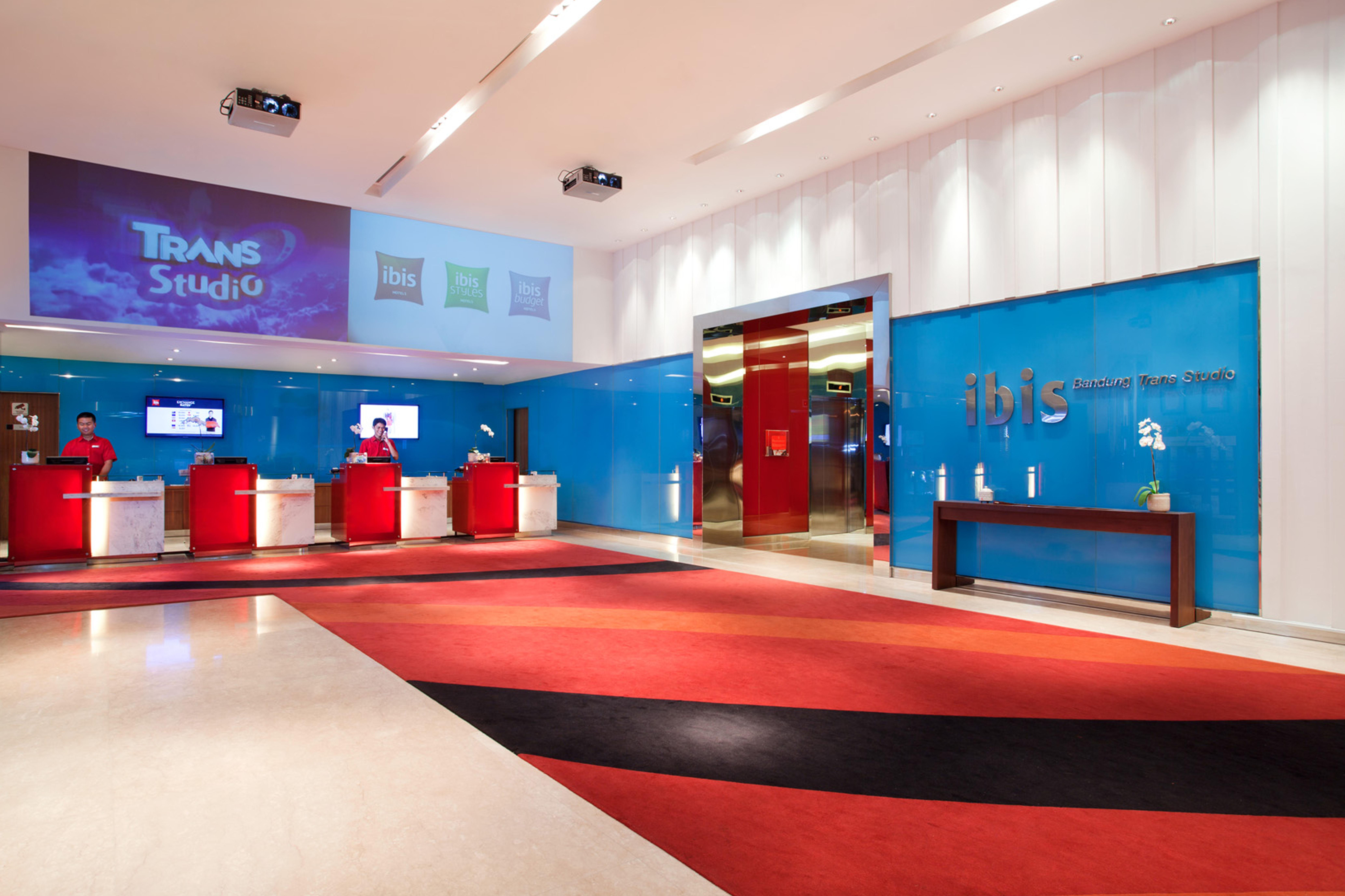 Ibis Bandung Trans Studio Exterior foto