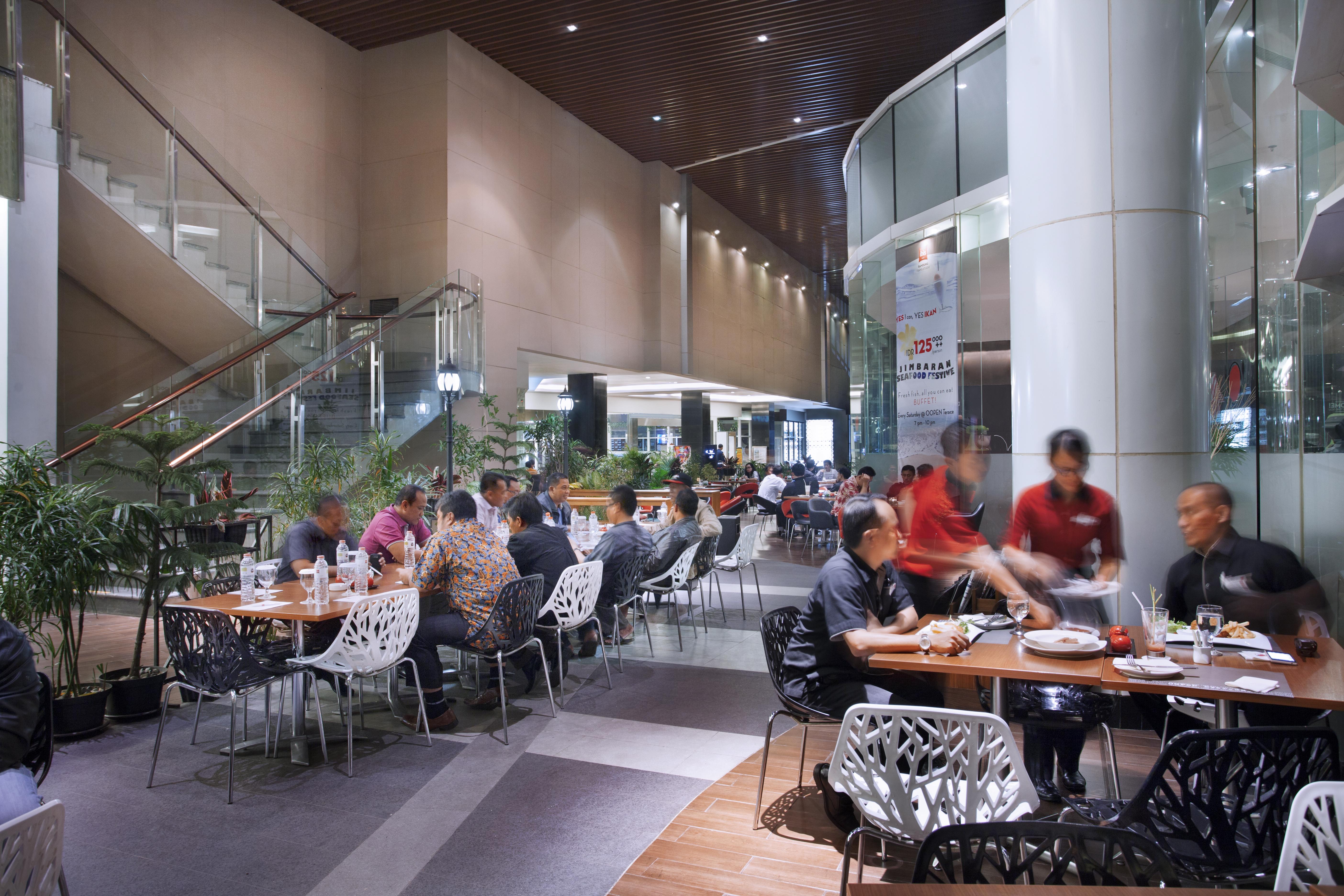 Ibis Bandung Trans Studio Exterior foto