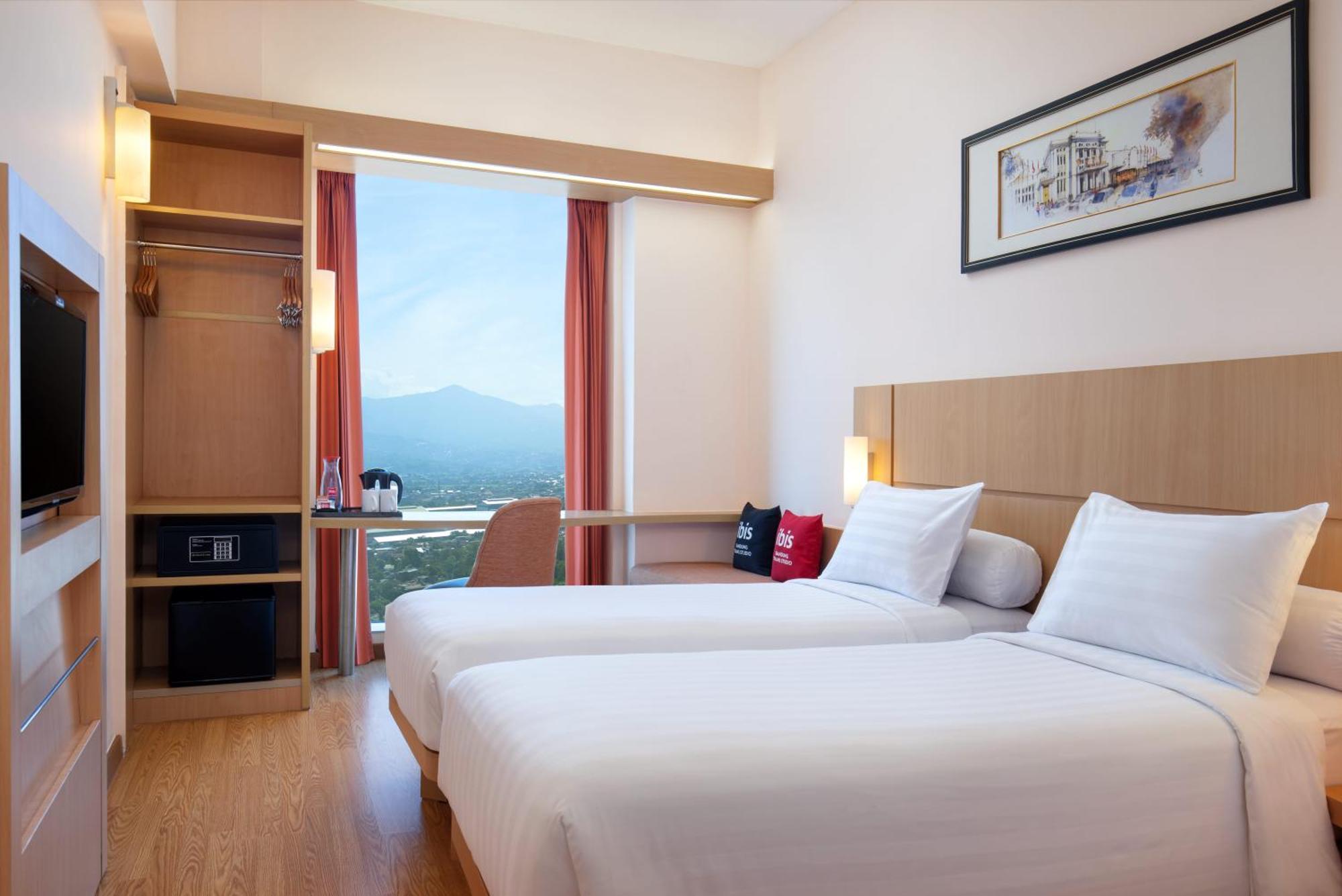 Ibis Bandung Trans Studio Exterior foto