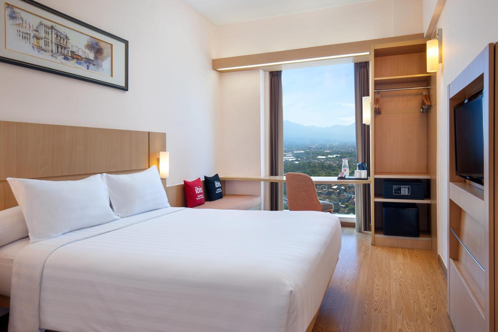 Ibis Bandung Trans Studio Exterior foto