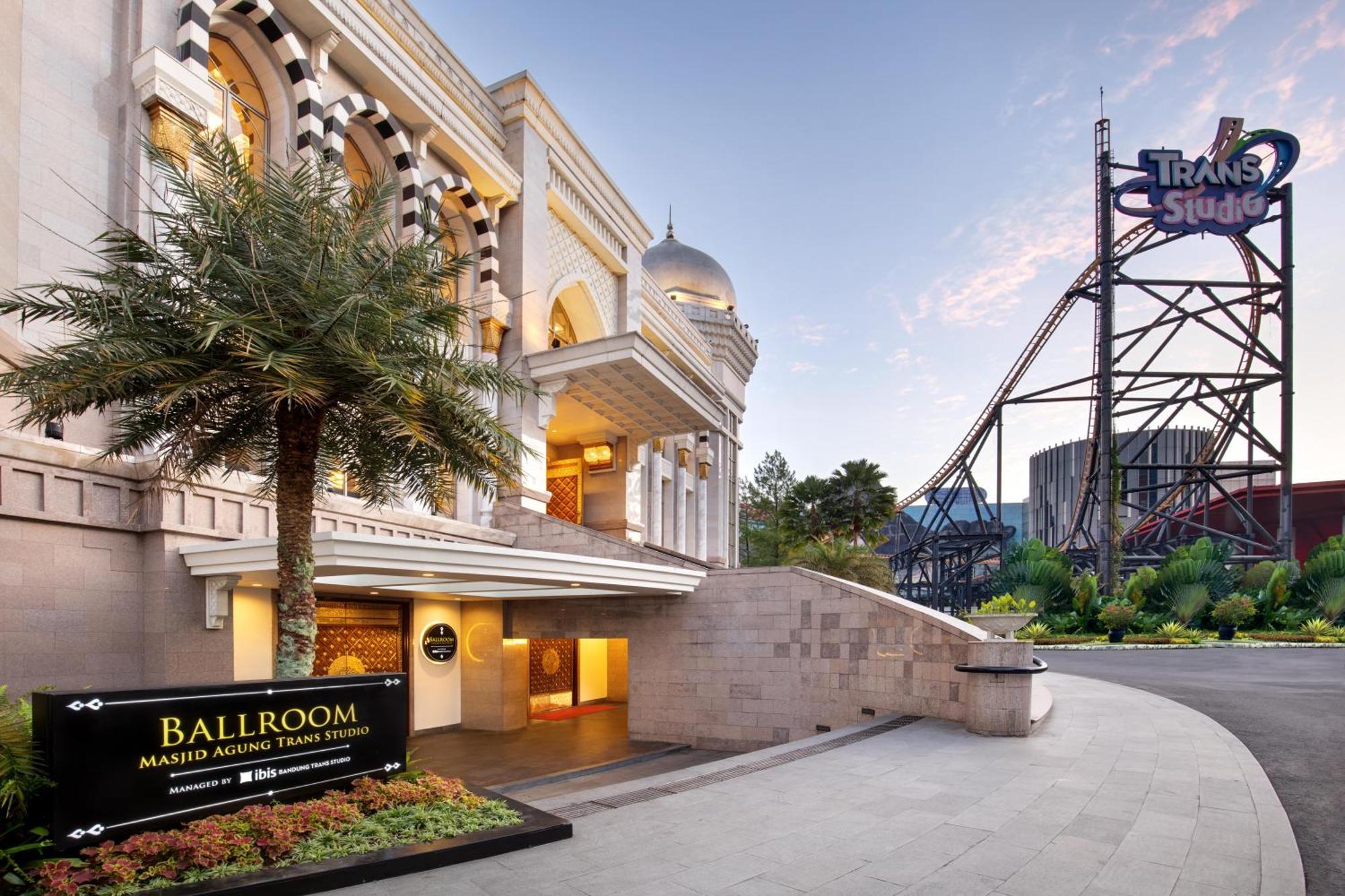 Ibis Bandung Trans Studio Exterior foto