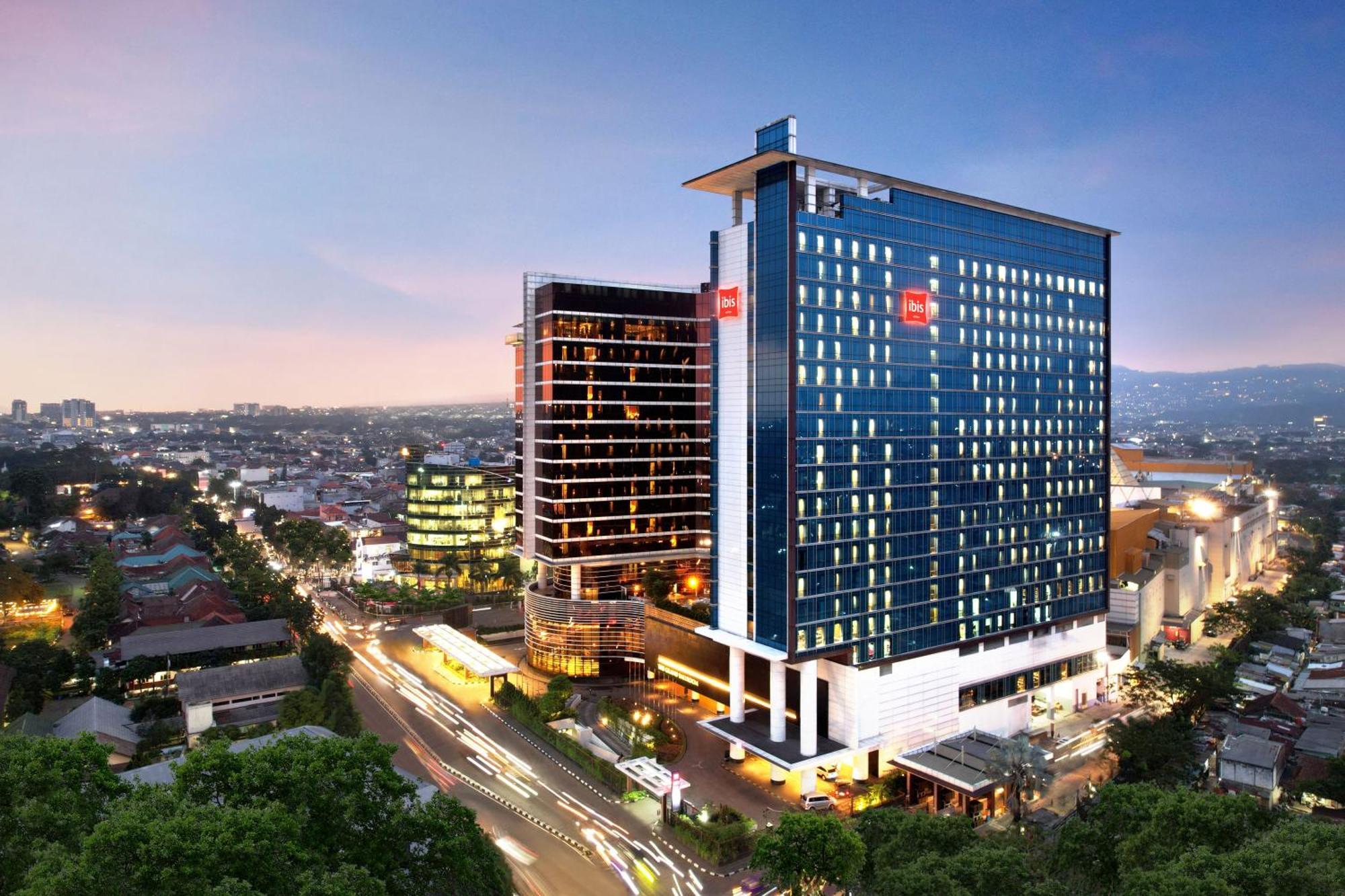 Ibis Bandung Trans Studio Exterior foto