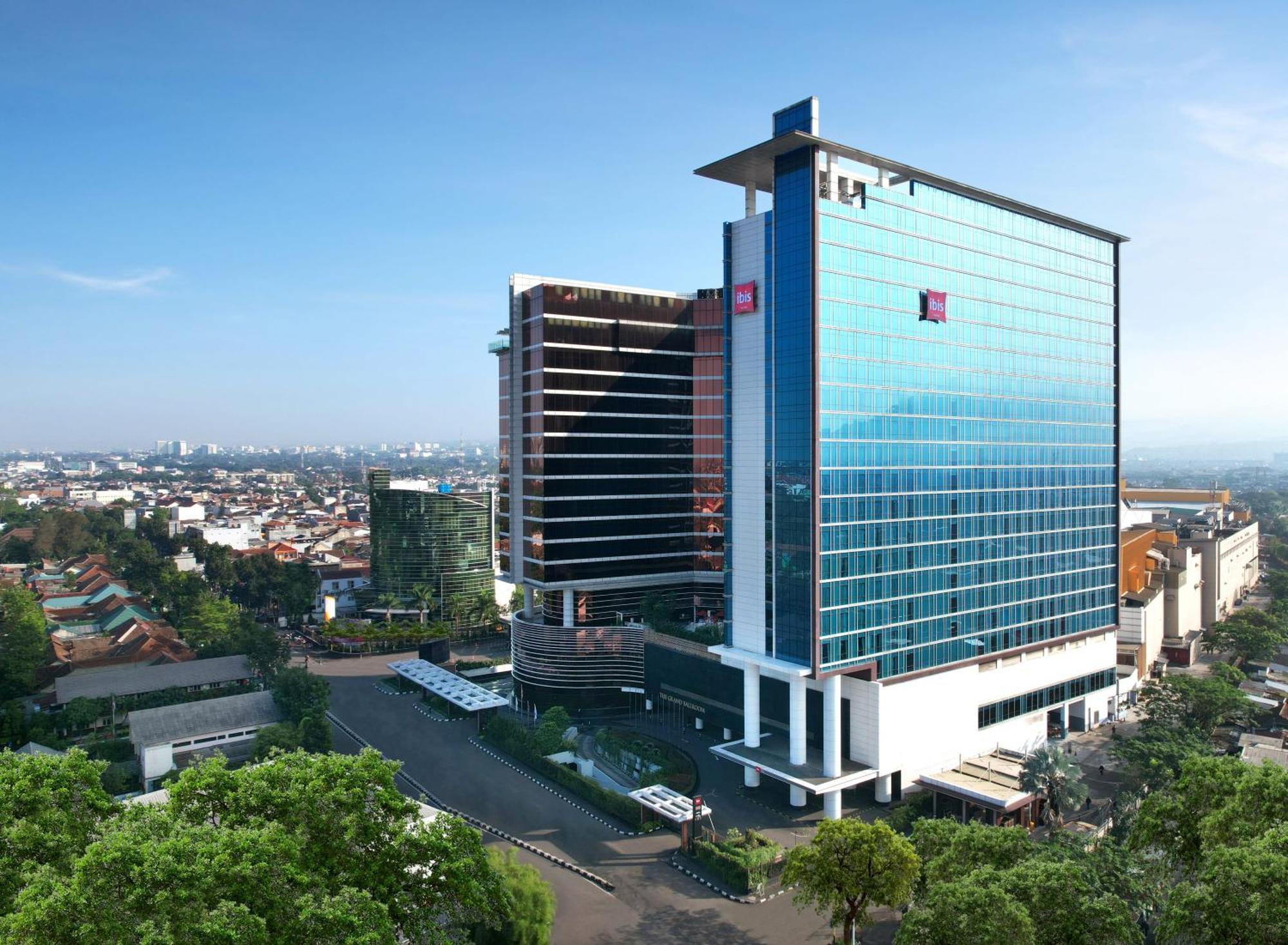 Ibis Bandung Trans Studio Exterior foto
